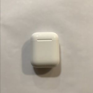 Apple First Generation Charging Case